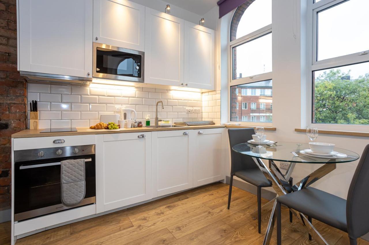 Pillo Rooms Serviced Apartments - Salford Manchester Dış mekan fotoğraf