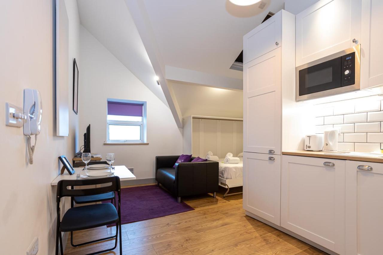 Pillo Rooms Serviced Apartments - Salford Manchester Dış mekan fotoğraf